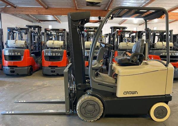 2015 Crown FC 5K Capacity Forklift 1