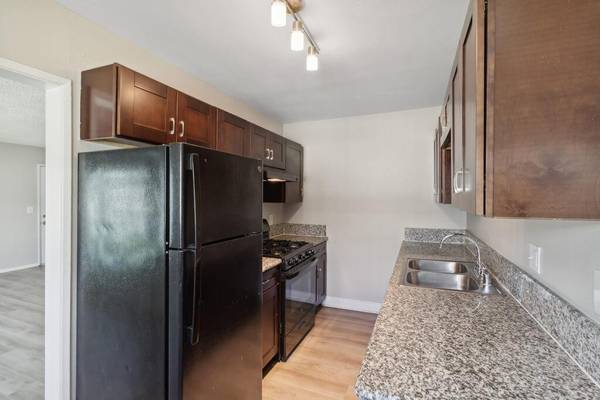 $2,506 / 3br - 1100ft2 - Ample closet space, Worry-free 24-hour maintenance63819180931969123
