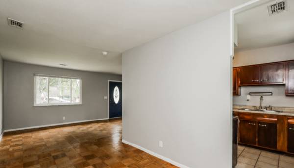$1,125 / 3br - 1517ft2 - Enclosed back patio !! (Cincinnati)63974612937346124