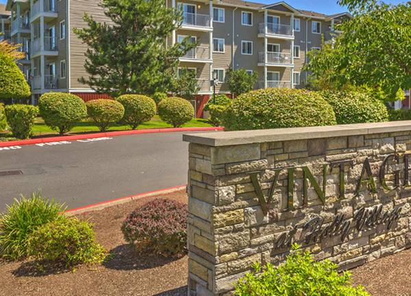 $1,711 / 2br - Comcast Cable available, Activity Room, Carpeting (9615 Holly Drive, Everett, WA)63814735914881120