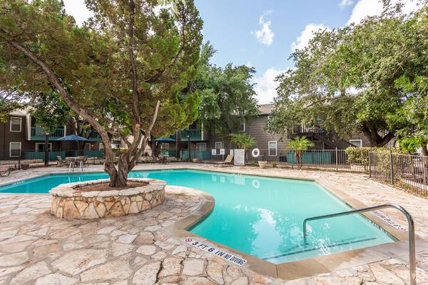 $910 / 2br - 867ft2 - Playground, Large Closets, Gazebo (4101 Brett Street, Corpus Christi, TX)64036540318851122