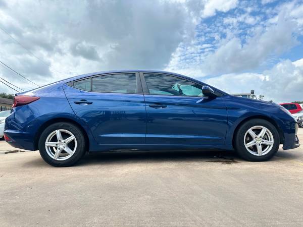 2020 Hyundai Elantra SE Sedán 4D - $12,900 (HOUSTON)63617061443587123