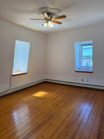 $2,200 / 2br - New! Spacious Brighton 2bed with RoofDeck..OffStreetPkng..Dish..Pet (Brighton-57/64/501 BUS)63869887561473121