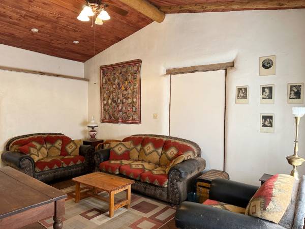 $1,375 / 2br - 1125ft2 - 2 bed 1 bath apartment in West Las Vegas (Las Vegas NM)63806171417345121
