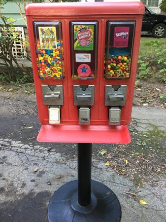 Multi vend candy machine 1