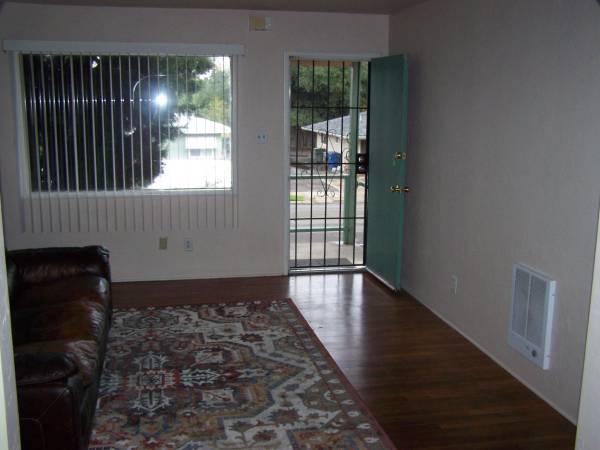 $1,150 / 1br - Remodeled 1 Bedroom / 1 Bath Duplex (Redding Ca.)63972383356546120