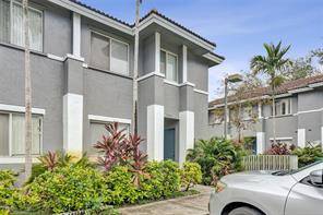 $2,700 / 3br - NICE LOOKING  3/2  TOWNHOUSE (Pembroke Park)64051006488065120