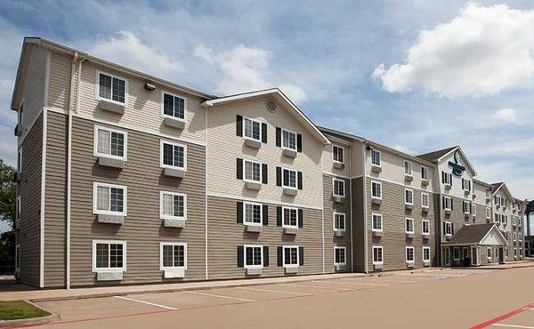 Manager's Special: No Lease, No Deposit Required 1