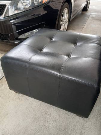 BLACK LEATHER OTTOMAN 1