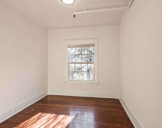 $1,299 / 1br - Multiple Local Parks - Recycling - Convenient Downtown Location (Slabtown)64039055629185122