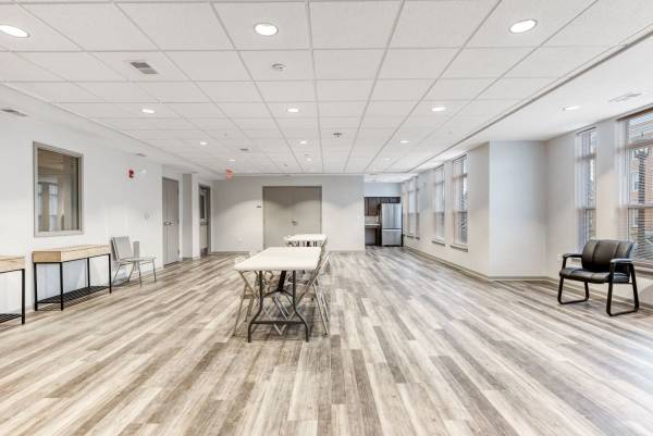 $1,645 / 1br - Electric Car Charging Station, Located in Buffalo, 1BD 1BA (224 Niagara St, Buffalo, NY)63925204432002121