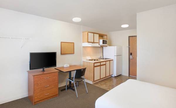 $300 / 1br - Pay Weekly and Stay Without the Hassle of a Lease! (3425 Saland Way, Jacksonville, FL)64005270808963122