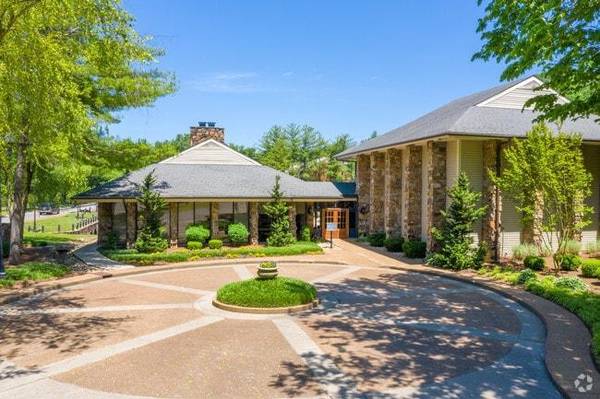$1,389 / 2br - 964ft2 - Washer & Dryer, Bark Park, 3 Sparkling Outdoor Pools and 1 Indoor Pool63924810920067121