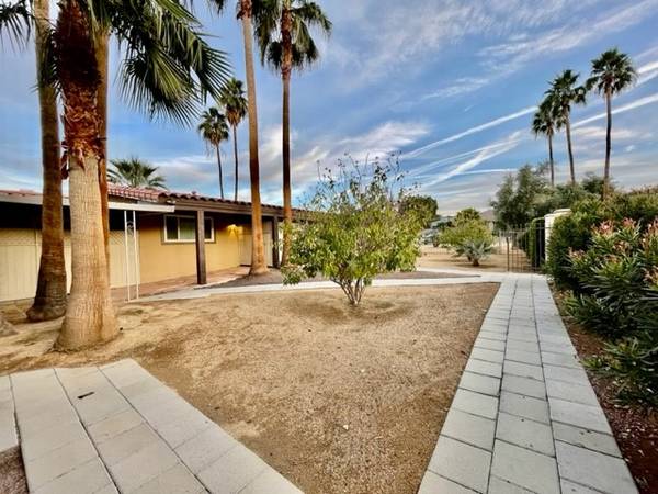 $1,395 / 1br - CAT CITY - RENT SPECIAL! 1 BEDROOM OFF HWY 111 CLOSE TO CIVIC CENTER (Cathedral City, Palm Springs)63668370877059123