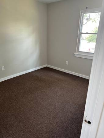 $1,095 / 2br - 900ft2 - Spacious, renovated 2BR Townhome (Greenville)63897186675971124