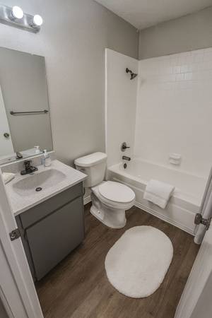 $1,101 / 2br - 1030ft2 - Avery Trace Apartments 4020 FM 365 (Port Arthur)64036372172417122