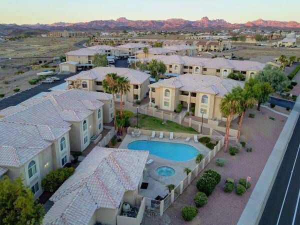 $930 / 400ft2 - Full-Time Maintenance Staff, Ceiling Fans, Playground (Bullhead City)63667278165249120