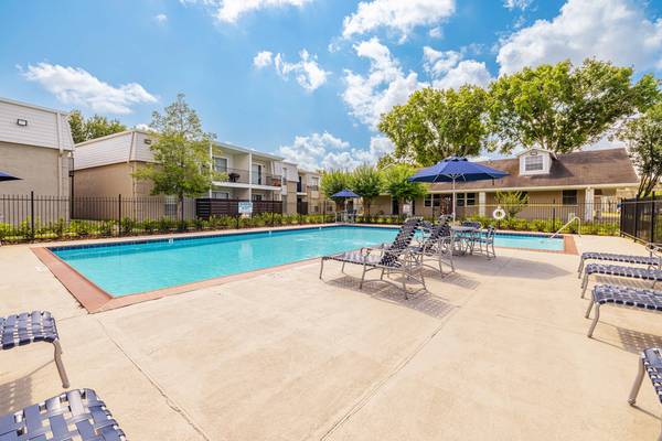 $909 / 2br - 910ft2 - Patio or Balcony, Gated Community, 2/BD 1/BA (1601 Garth Rd, Baytown, TX 77520)63906681129219124