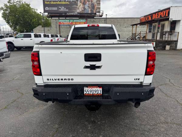 2016 Chevrolet Silverado 2500HD LTZ - Photo 6