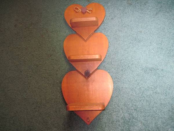 Wood Heart wall shelf 1