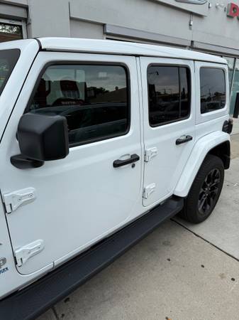 2022 Jeep Wrangler Unlimited 4xe - $35,000 (Lakeview)63494260292353121