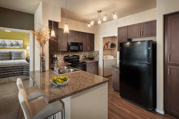$1,852 / 2br - Game Room, Theater, Fully Appointed Kitchen (Gilbert, 14 month lease)63966952647682122