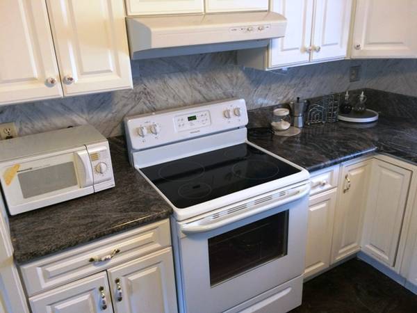 $1,495 / 1br - o 2........INCLUYE ::: lavadora/secadora! / aire acondicionado central !! / estacionamiento !!! (HAMDEN)64010163822723124