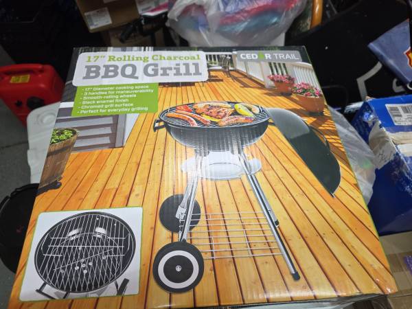 17" rolling charcoal BBQ Grill 1