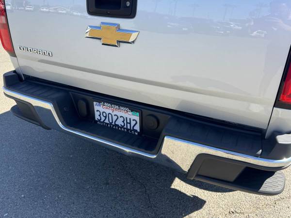 2017 Chevrolet Colorado 2WD WT - Photo 9