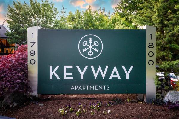 $1,537 / 1hab - 669ft2 - Muda, Paga: ¡Una oportunidad de ganar $1,000 en Keyway Apartments! (Port Orchard)63688532101249124