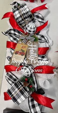 Black and white holly joll christmas swag 1