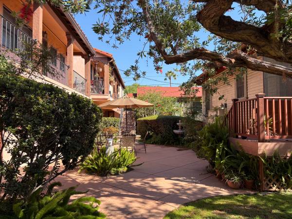 $2,195 / 1br - 500ft2 - Rare 1BR in Wonderful Area with Unique, Vintage Charm! (San Diego)63865701926019122