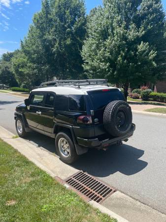 Toyota FJ Cruiser - $12,500 (Matthews)63617453846147124