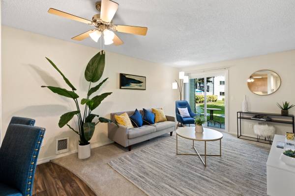 $1,708 / 1br - 680ft2 - Beautiful One-Bedroom in the Heart of it All! Tour Now! (Edmonds, Lynnwood, Shoreline, Ballinger)63786614119555123