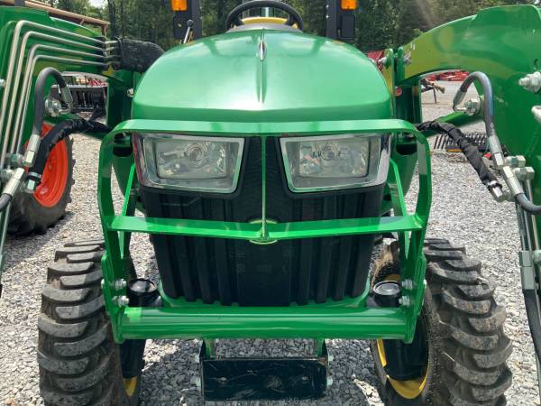 John Deere 3038e - 4x4 con cargador y retroexcavadora - $31,900 (Vincent)63440320109187123