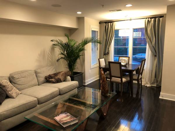 $2,895 / 2br - 900ft2 - Modern Apartment in prime location  – 1 Block to Metro & Grocery (Washington)63821950973827120