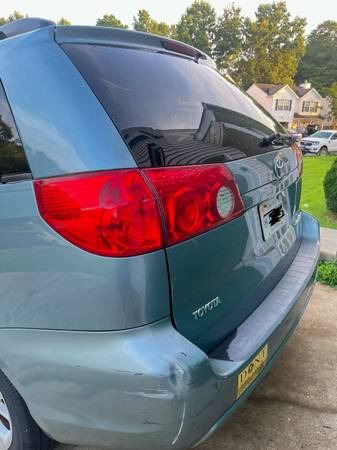 2006 Toyota Sienna / Runs-Drives Great!! 73K Mi - $8,000 (Williamsburg)63621706530305124