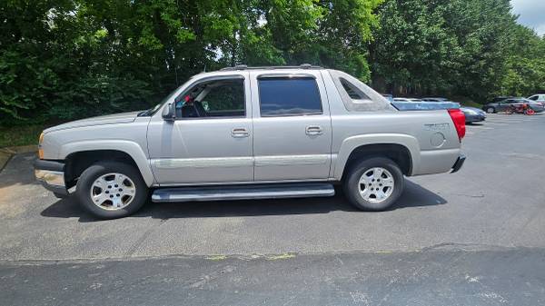 2005 Chevy Avalanche LT 1500 - $5,400 (Columbia)63621627267329122