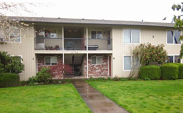 $858 / 2br - 800ft2 - On-Site Management, Laundry Facilities, 2B/1B (6724 SE 72nd Ave, Portland, OR)63845978622721122