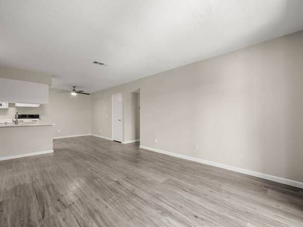 $1,825 / 2br - 844ft2 - Patrulla nocturna, cancha multiactividades, garaje (Granada Villas)63869889516931124