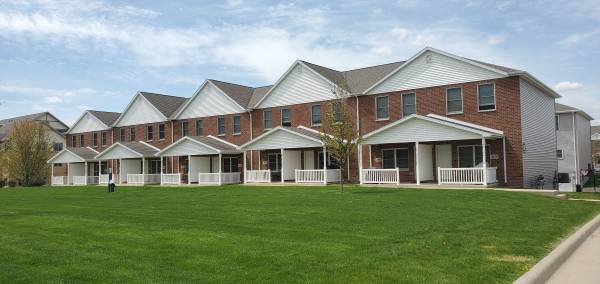 $1,415 / 2br - Modern Comfort in Dubuque's West End - 2 Bed, 2 Bath Townhome (Dubuque)63800864092545121