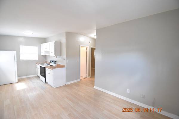 $1,295 / 2br - 576ft2 - 1909 13th Ave S. #A ~ St Pete Duplex!! ~ (St Petersburg)63976136205442124