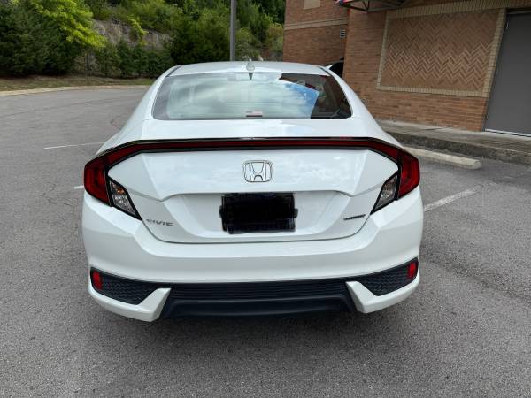 2019 Honda Civic Coupe Touring - $18,500 (Thompsons Station)63470753962371124