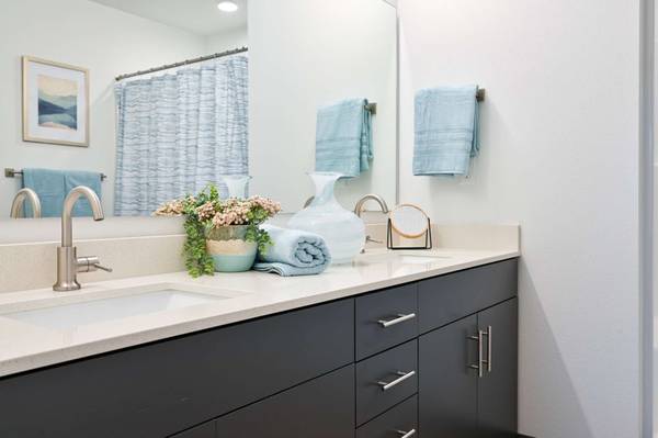 $2,675 / 3br - 1969ft2 - ¡Haga su hogar con nosotros! Preciosa comunidad con un gran estilo! (Oregon City - Escuela Secundaria Oregon City)63842024886915121