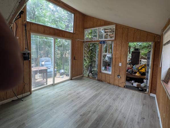 $1,600 / 1br - 350ft2 - Lovely Views High Ceilings (Aptos)63868151063171120