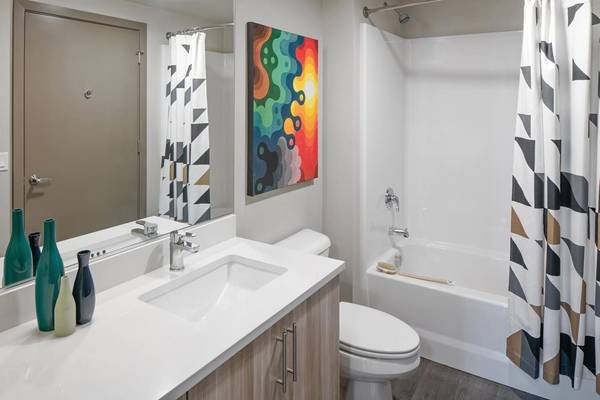$2,175 / 2br - 1122ft2 - Rise above it all! Gorgeous high-rise 2 bed / 2 bath in Portland (Portland)63914738827522120