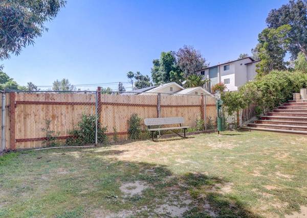 $1,890 / 1br - 700ft2 - Hermoso apartamento de 1 habitación/1 baño con garaje y estacionamiento fuera de la calle (Spring Valley)63663854080387121