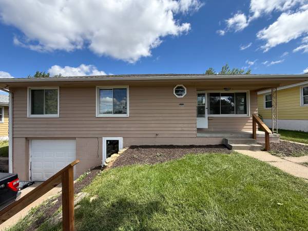 $1,800 / 4br - 1600ft2 - 4 dormitorios en North Omaha (5331 N 45 th)63681732980609120