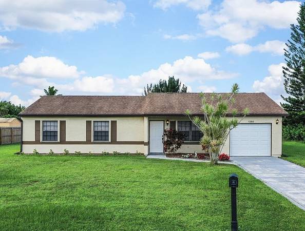$1,000 / 3br - 1360ft2 - Gorgeous and peaceful family home (1380 SE Starklake Court, Port Saint Lucie, FL 34952)63867159086465120