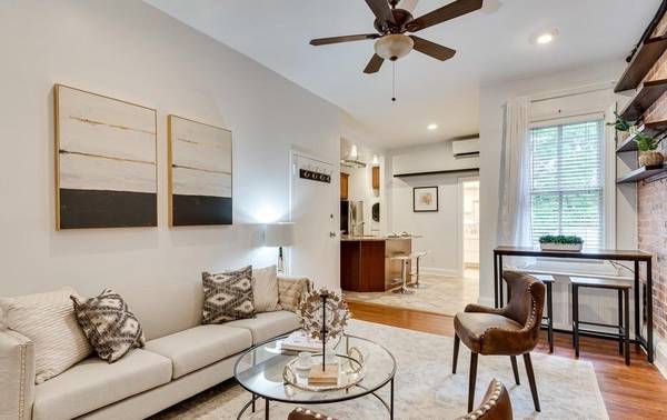 $1,000 / 1br - 620ft2 - Charming 1bed, 1bath with lots of sunlight. (Washington, DC)64040030613505123